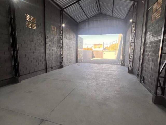 Sala para Locação em Rio das Ostras - 4
